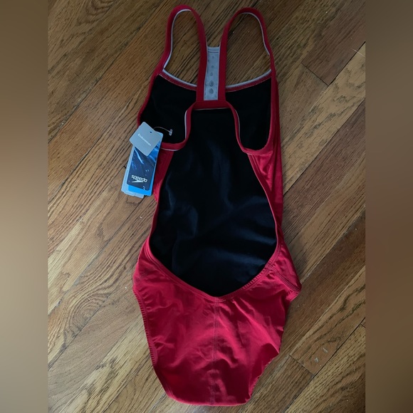 NWT Women’s Speedo Swimsuit Size 28 - Picture 2 of 4